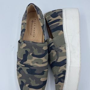 Alex Marie Wanda Camouflage Platform Slip on Sneakers‎  Size 7 NWT